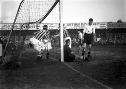 The Luton defenders look disconsolate