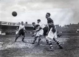 No-one is able to connect with the ball