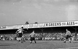 Billy Arnison bustles through