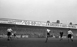 Billy Waugh has a go