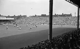 A sun-soaked Kenilworth Road