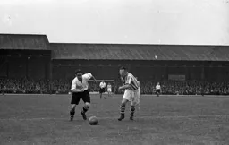 Billy Waugh attacks down the wing