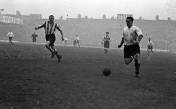 Tom Kiernan gets free down the side