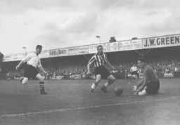 Wally Shanks just too late again