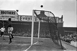 The ball flies over the Doncaster net