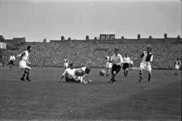 Bert Mitchell spots an opening