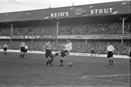 Syd Owen misses the ball