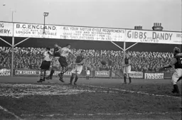 Pressure on the Hammers defence