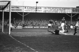 Hugh McJarrow fails to connect