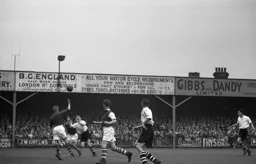 Mike Cullen moves in to attack the ball