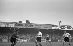 Jesse Pye and Bernard Moore wait for a goalkeeping slip