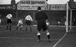 Leicester clear from a corner with Jesse Pye and Mike Cullen looking on