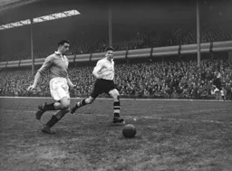 Bernard Moore chases the ball down