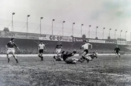 A chance for Bob Morton but Monty Newlands makes the save