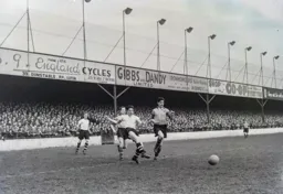 Gordon Turner plays a low cross into the penalty area