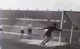 A close shave for the Sunderland goal but no addition to the score this time