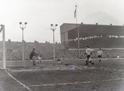 Jimmy Adam levels the score at 2-2