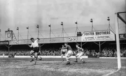 Roy Davies cannot make a clean contact of the ball