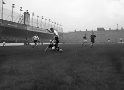 Tony Gregory evades a tackle