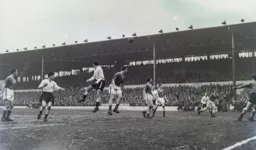 Bob Morton is off the ground but nobody seems to know where the ball has gone