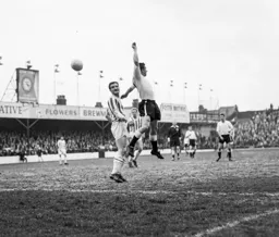 Bob Morton misses the ball