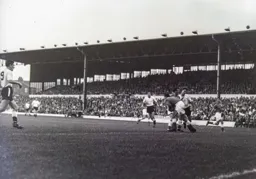 Everyone converges on the goalkeeper