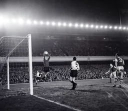 Ron Baynham safely catches the ball