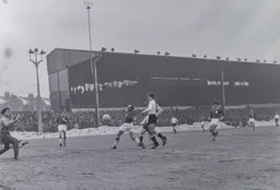 Ron Davies goes close