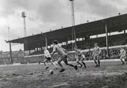 This Town attack is broken up by Colin Alty as Tony Read moves to close him down