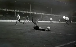 Tony Read saves with his legs