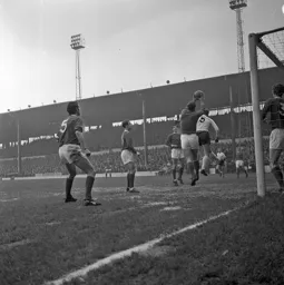 Laurie Sheffield tries to put the goalkeeper off