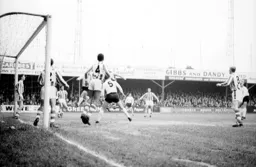 Chaos in the Ware defence