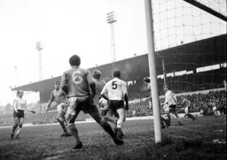 The danger is cleared by the Gills defence