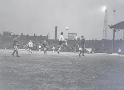 Laurie Sheffield gets up to meet the ball