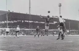 Laurie Sheffield waiting to head for goal