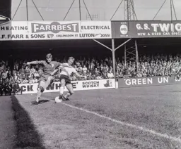 John Collins keeps the ball in play