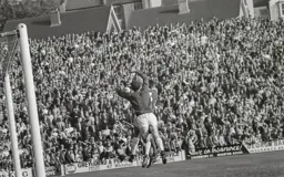 Name the Luton player