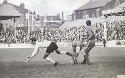 Matt Tees takes a tumble