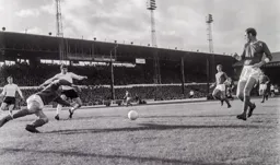 Malcolm Macdonald perfectly placed