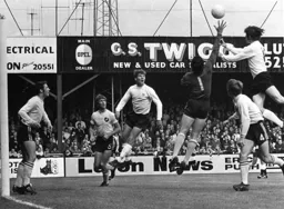 The Hatters attempt to break through the Norwich rearguard