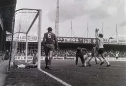 Malcolm Macdonald must score (3)