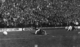 Don Givens puts the Hatters into an early lead