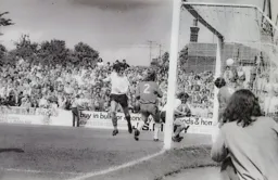 Don Givens heads wide