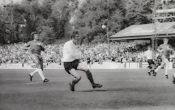 Don Givens takes a shot