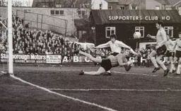 A cross to Vic Halom thwarted by the keeper