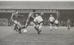 Gordon Hindson takes another shot