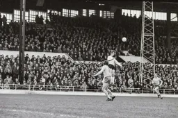 Don Givens dominating