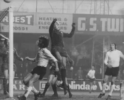 Peter Anderson and Vic Halom see another chance go begging