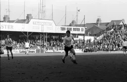 Don Shanks controls the ball