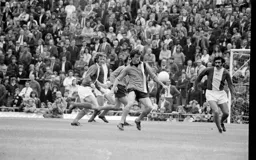 Jimmy Ryan shows his close control